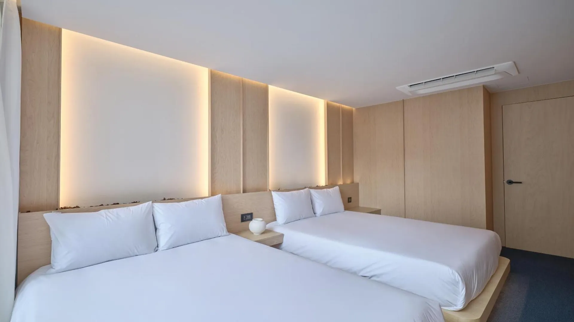 Uh Suite The Gangnam Seoul 0*,